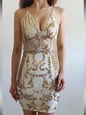 PrettyLittleThing // NWT Gold Sequin Bodycon Dress
